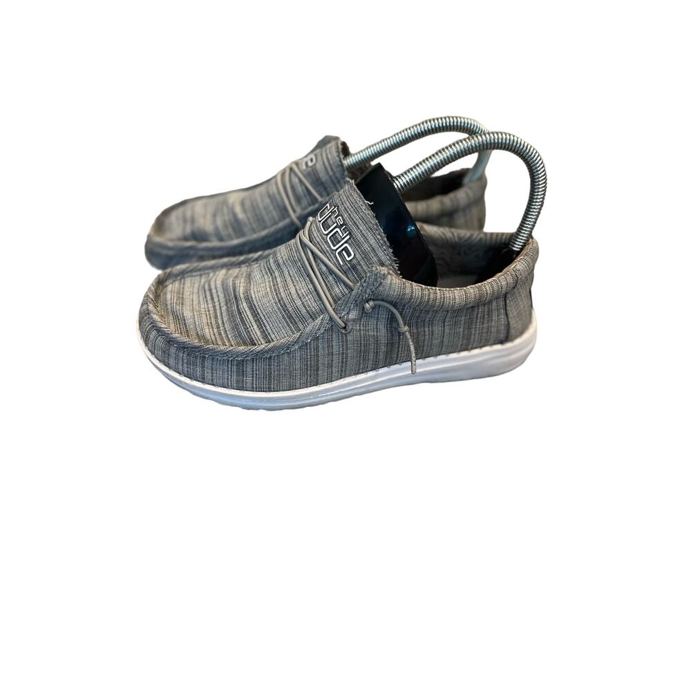 Hey Dude Wally youth size 5